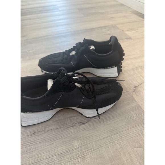 New Balance 327 - Black/White - Women's Size 6.5 / Men's 5 (WS327CBW) - Picture 4 of 7